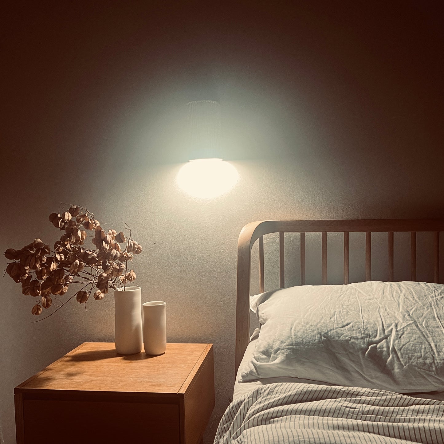 Carved wall sconce- speckled white